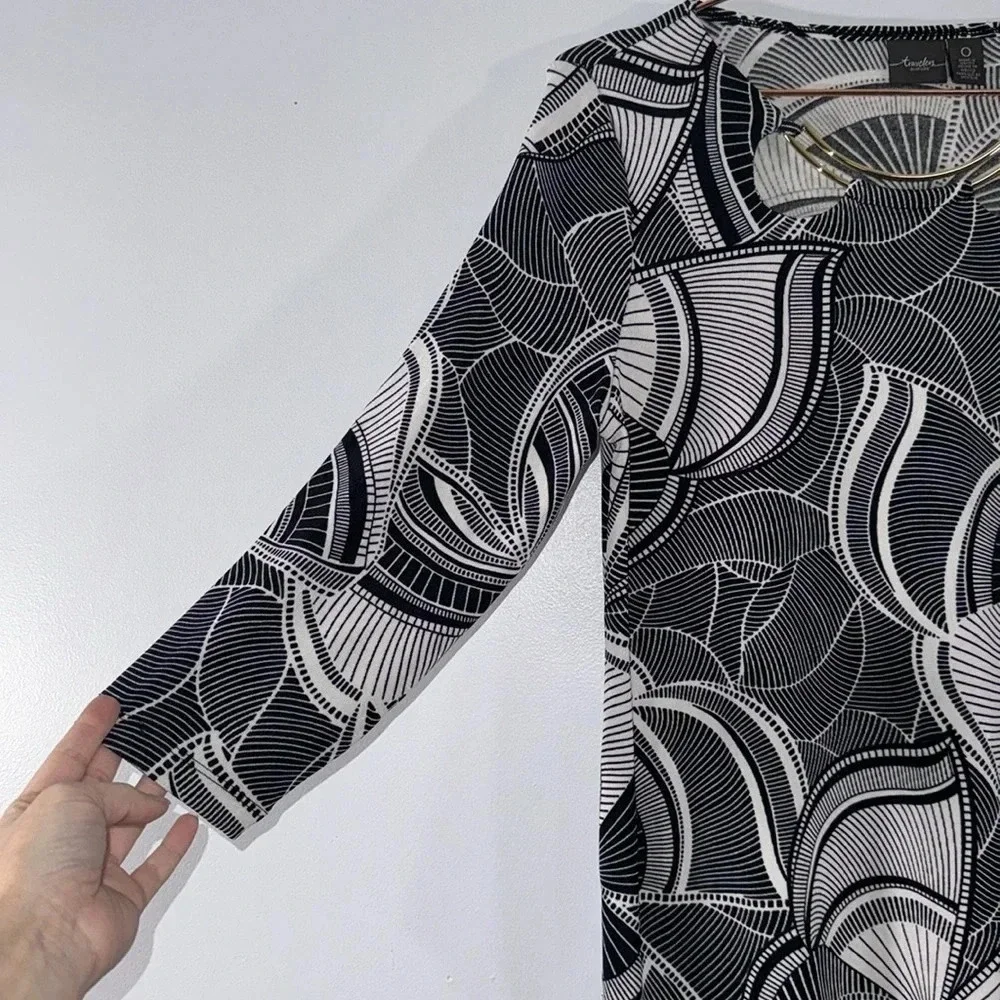 Chico’s Travelers Classic Hardware-Neck Graphic‎ Butterfly Tunic